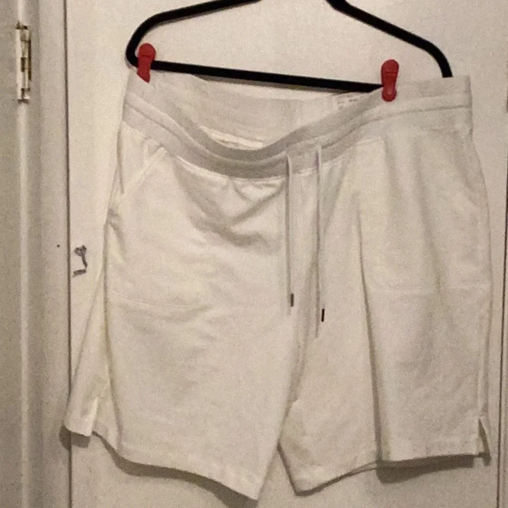 St. John's Bay White Bermuda Shorts Elastic Waist - Picture 13 of 13